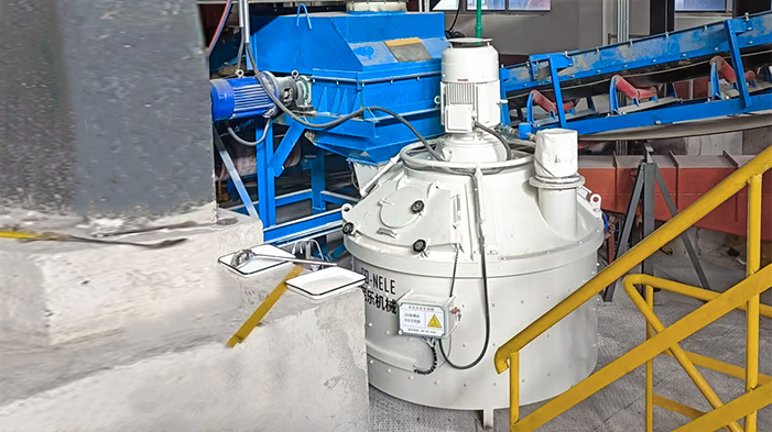 Glass batch preparation mixer